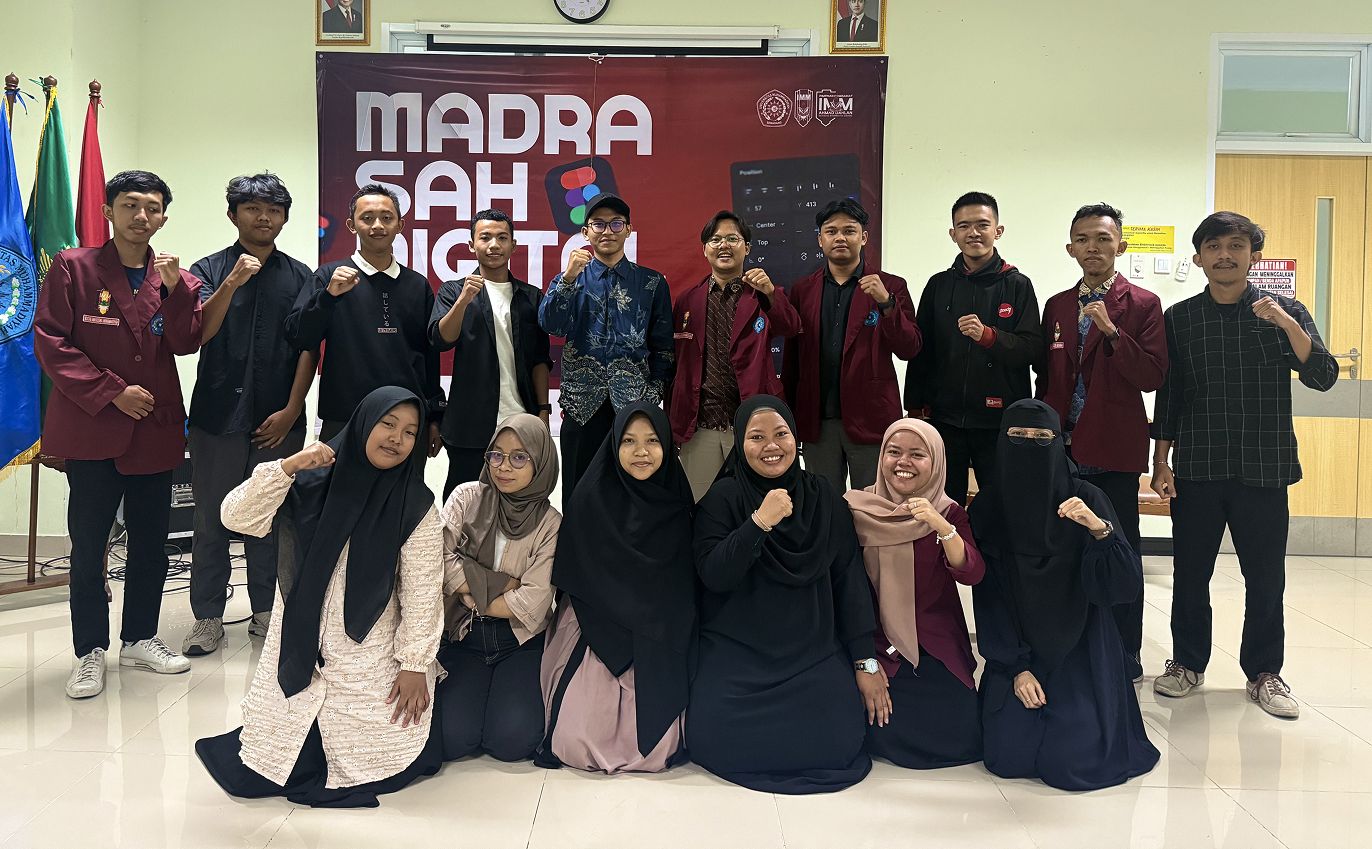 Peserta Madrasah Digital PK IMM UNIMUS sedang belajar desain menggunakan Figma.