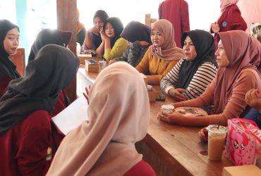 Antara Tata Rias & Bawang Merah Perempuan Desa Kandangrejo