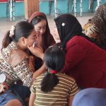 Pemberdayaan Perempuan: Praktik Langsung Tata Rias dan Olahan Bawang Merah