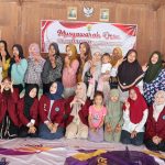 Pelatihan pemasaran digital di Sekolah Perempuan Desa Kandangrejo.